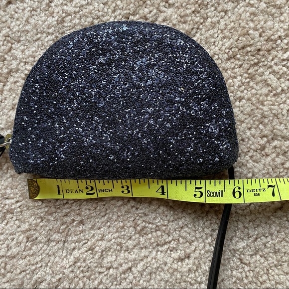 NWT Banana Republic Power Up Charging Pack with Mini Wallet/Purse - Picture 8 of 10